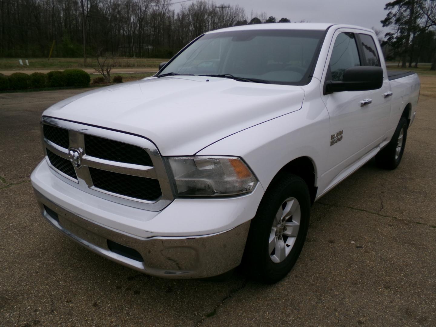 2016 White /Gray RAM 1500 SLT (1C6RR6GGXGS) with an 3.6L engine, 8-speed automatic transmission, located at 401 First NE, Bearden, AR, 71720, (870) 687-3414, 33.726528, -92.611519 - Photo#0